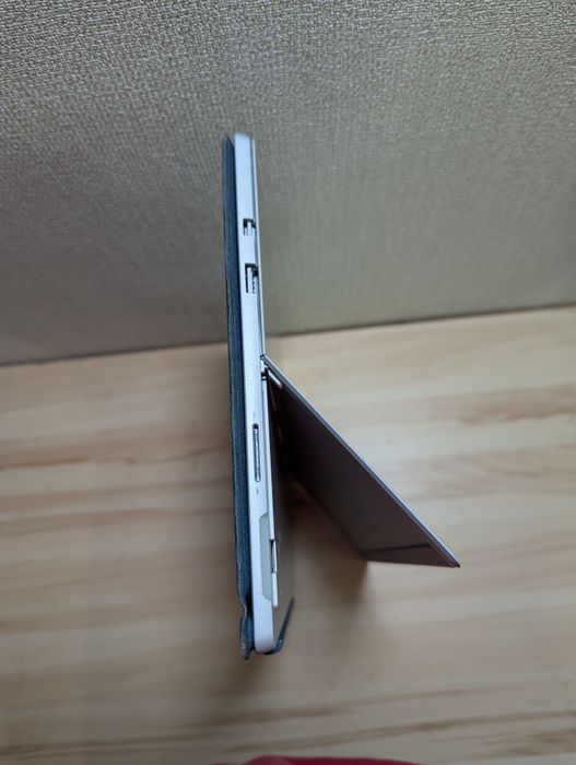 Планшет Microsoft Surface Pro 5 8/256gb Intel Core i5-7300u