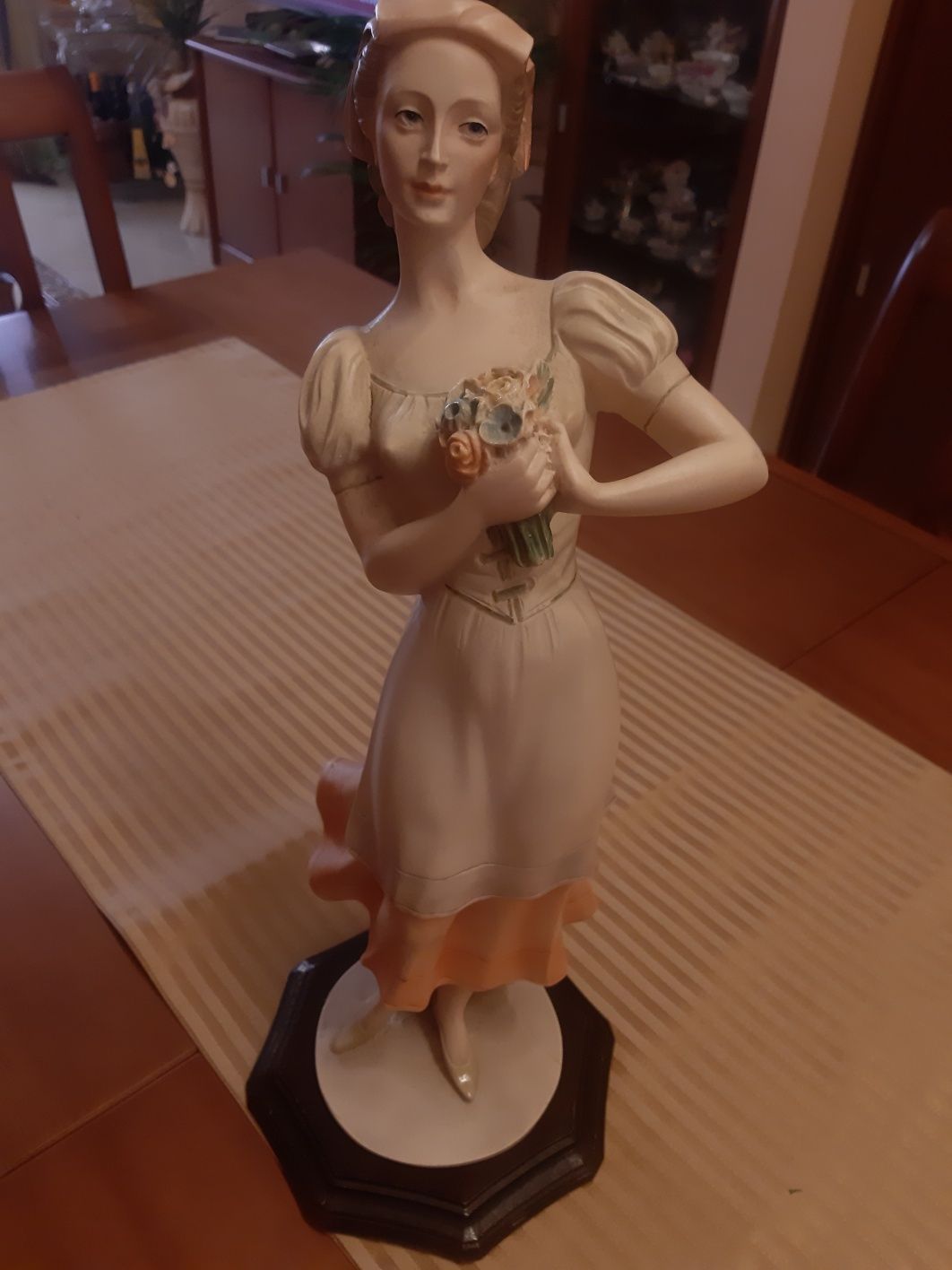Estatuetas decoração