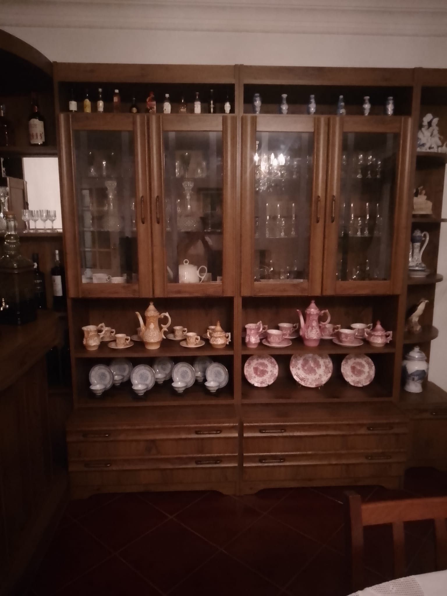 Bar/Garrafeira como novo