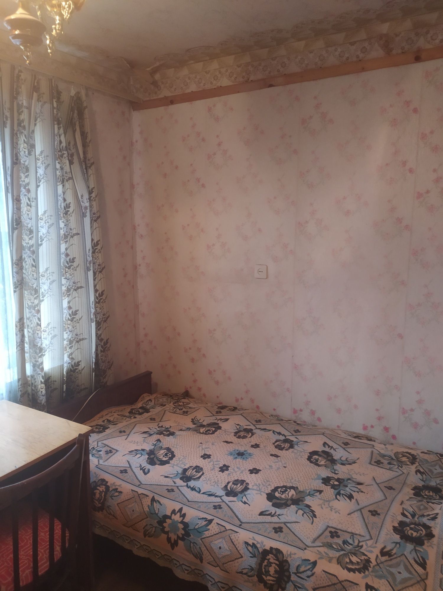 Продається квартира трьох кімнатна в центрі
