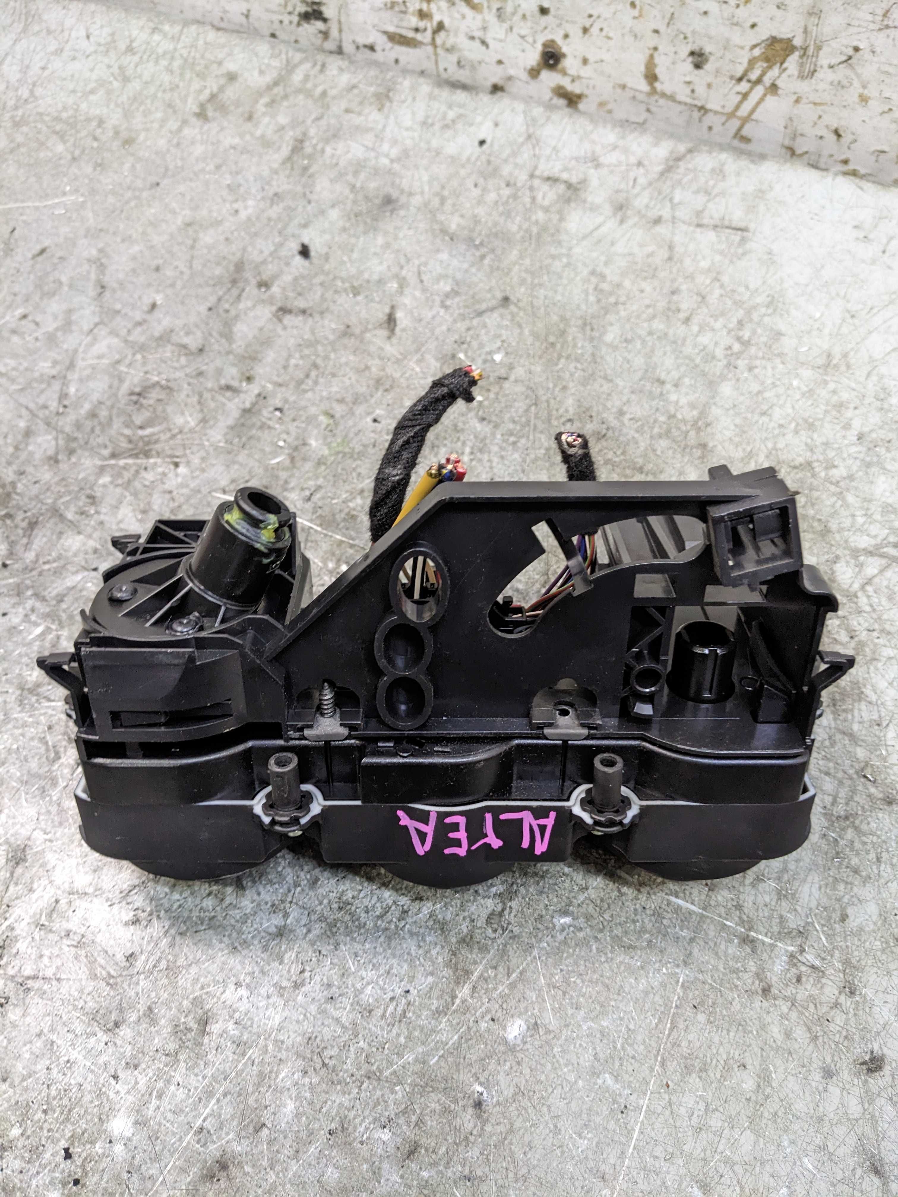Seat Altea Leon II Toledo III Panel Nawiewu Klimatyzacji