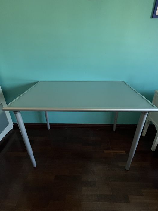 Mesa de vidro e metal IKEA 118x78
