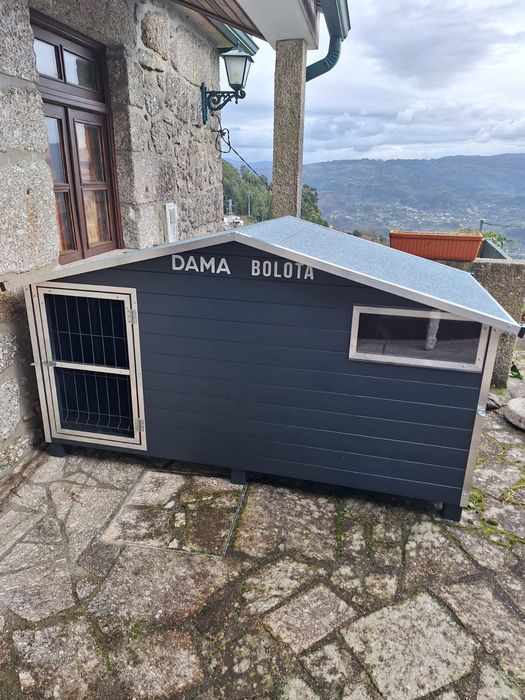 Casota em madeira para caes porte grande