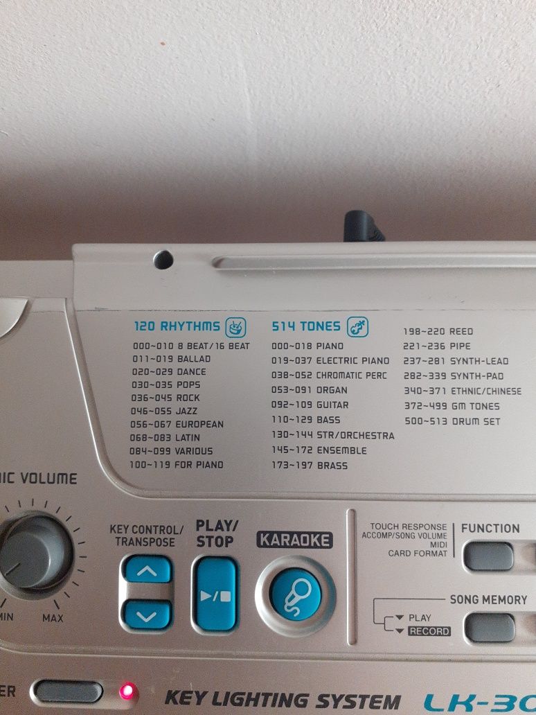 Sprzedam syntezator Casio LK 300 TV  z funkcią karaokie