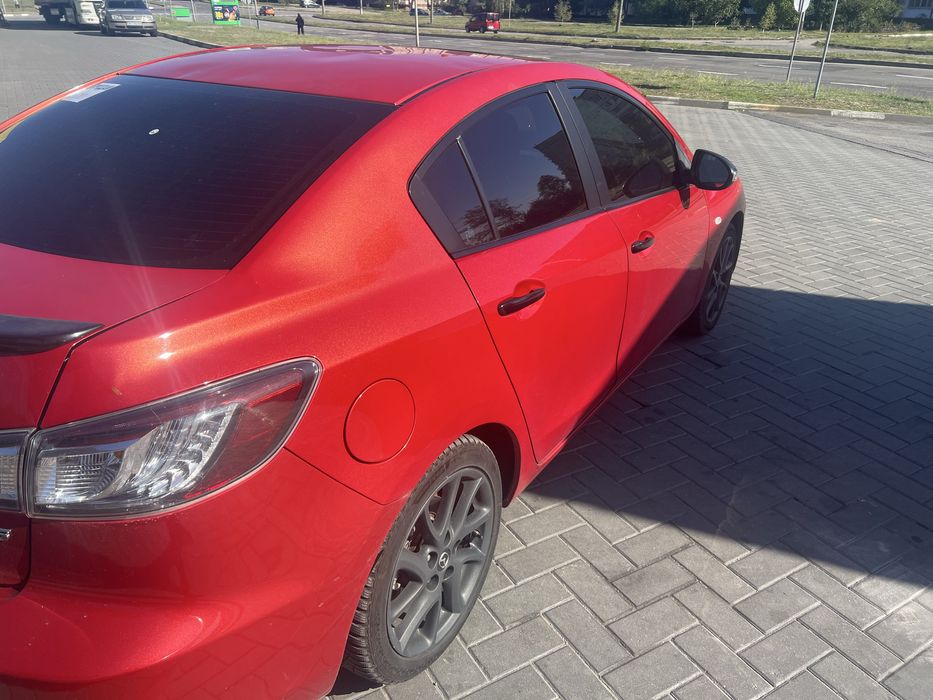 Мазда 3 комплектация топ