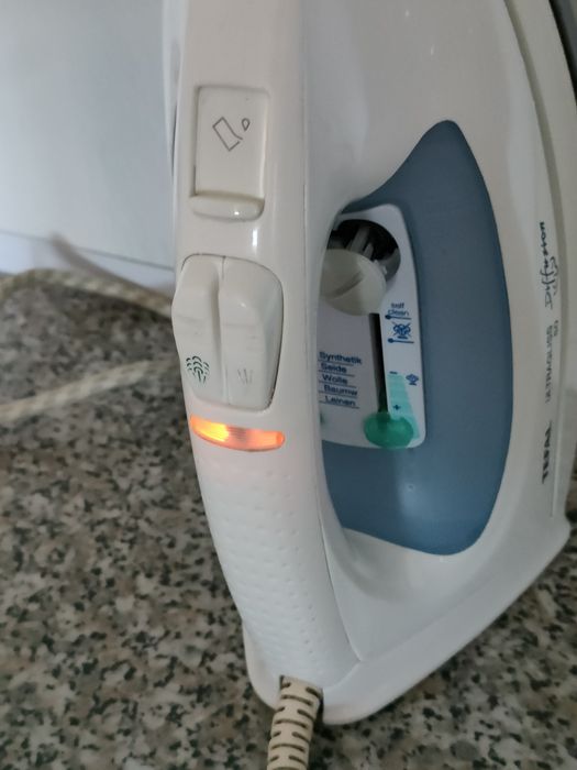 Żelazko parowe Tefal