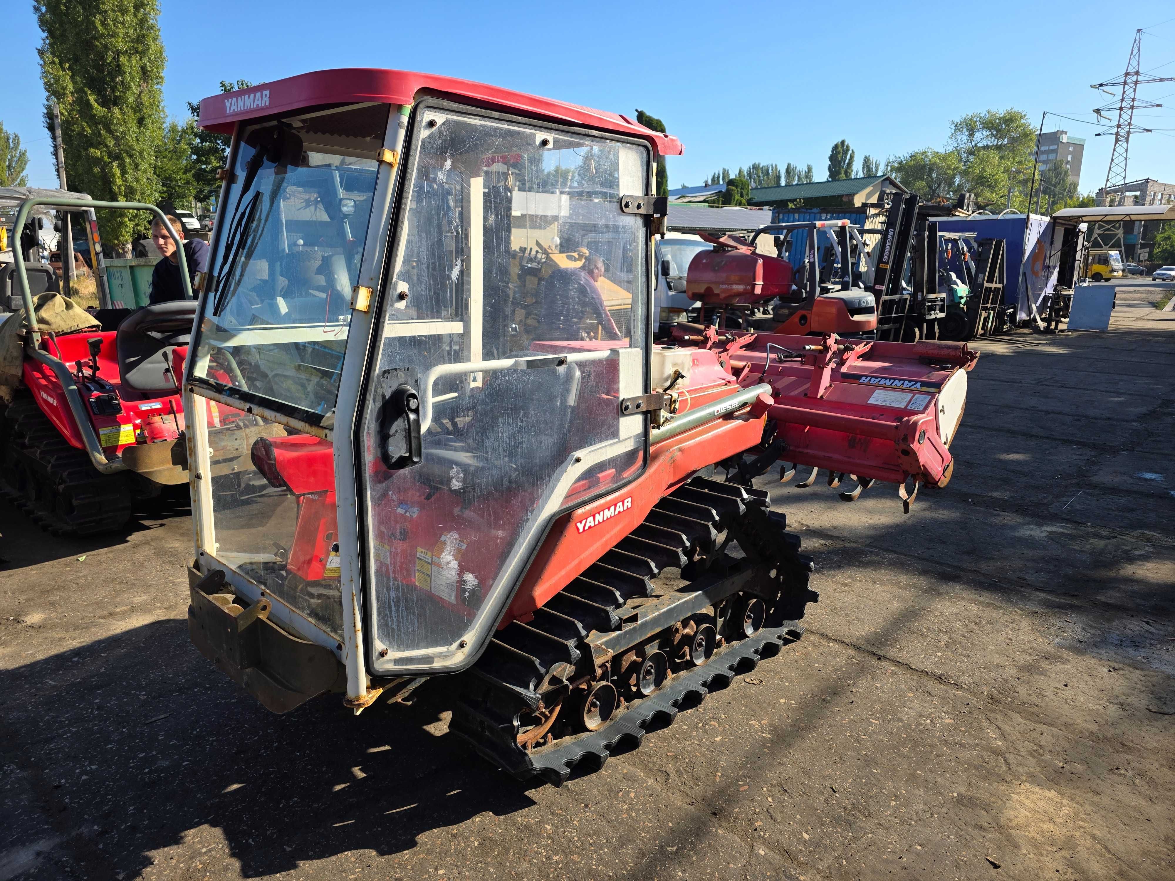 Міні-трактор гусеничний з кабіною YANMAR AC-18