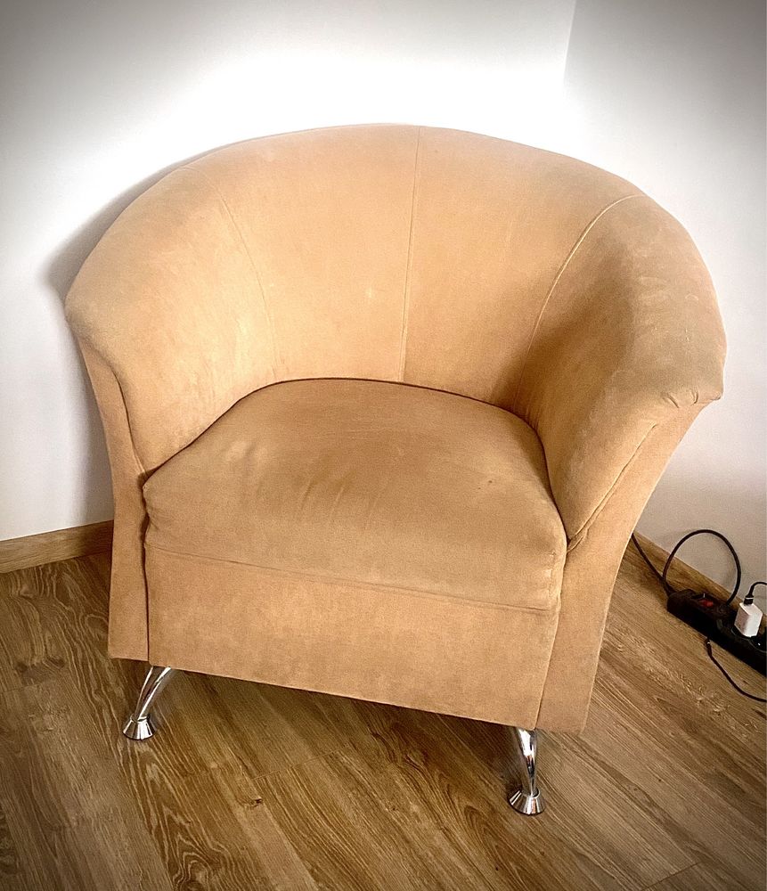 Fotel kremowo-brazowy