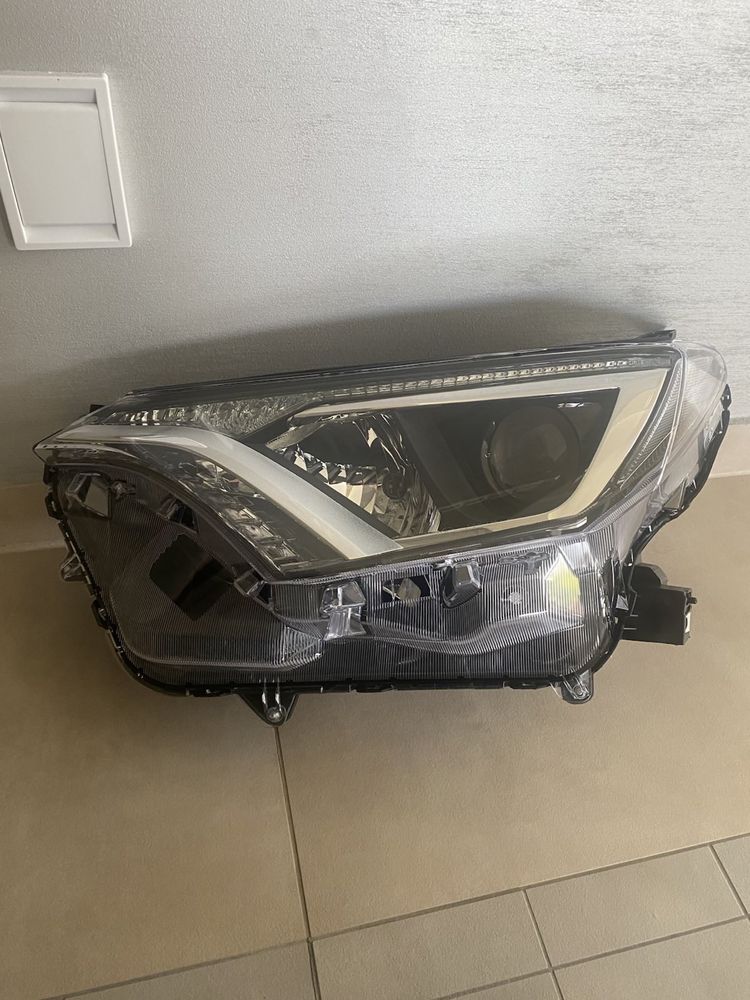 Lampa, reflektor led Toyota Rav 4. Nowy