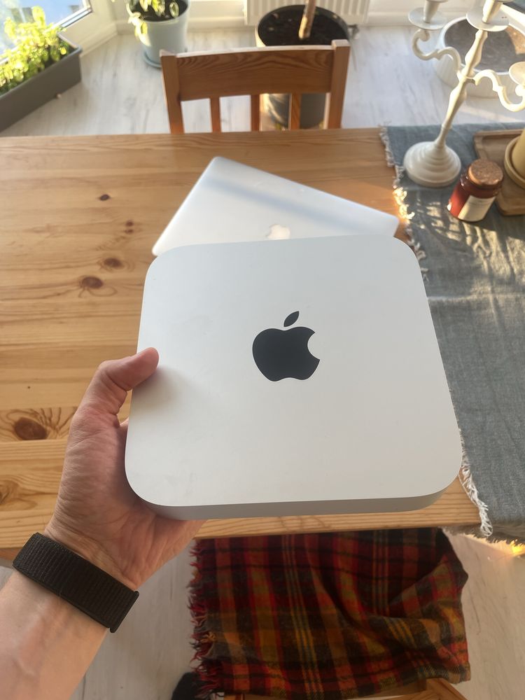 Mac mini M1 2020 8/8/256 Apple