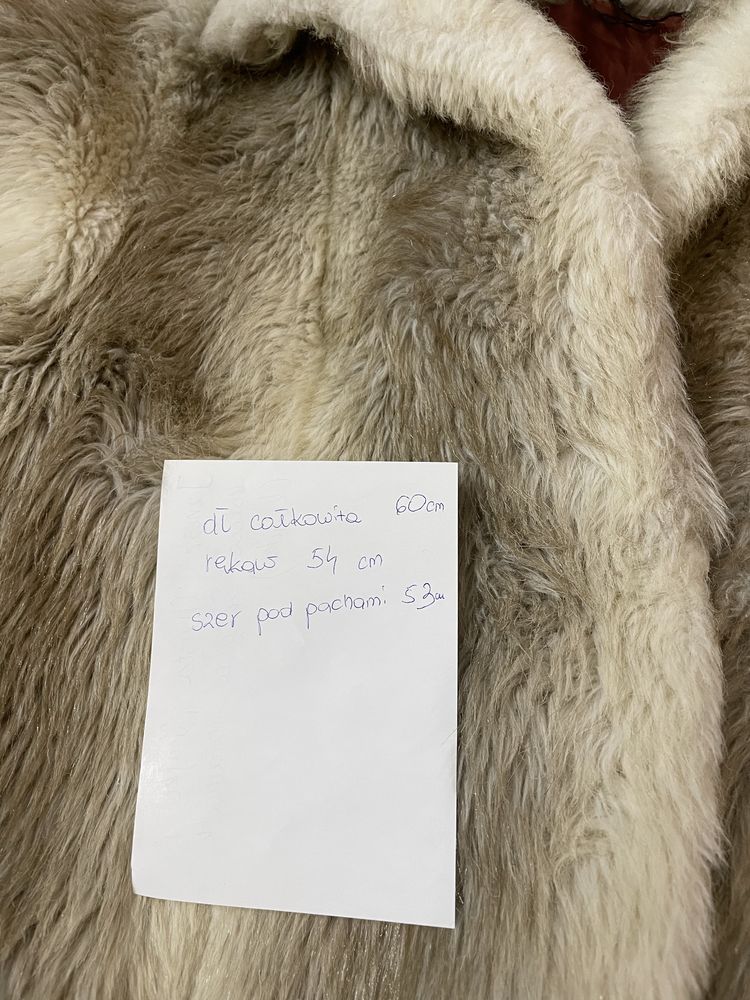 Eleganckie beżowe sztuczne futerko damskie