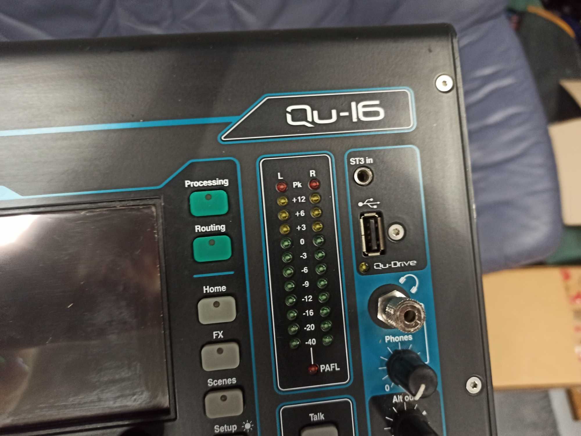 Цифровой Микшерный Пульт Allen & Heath QU-16