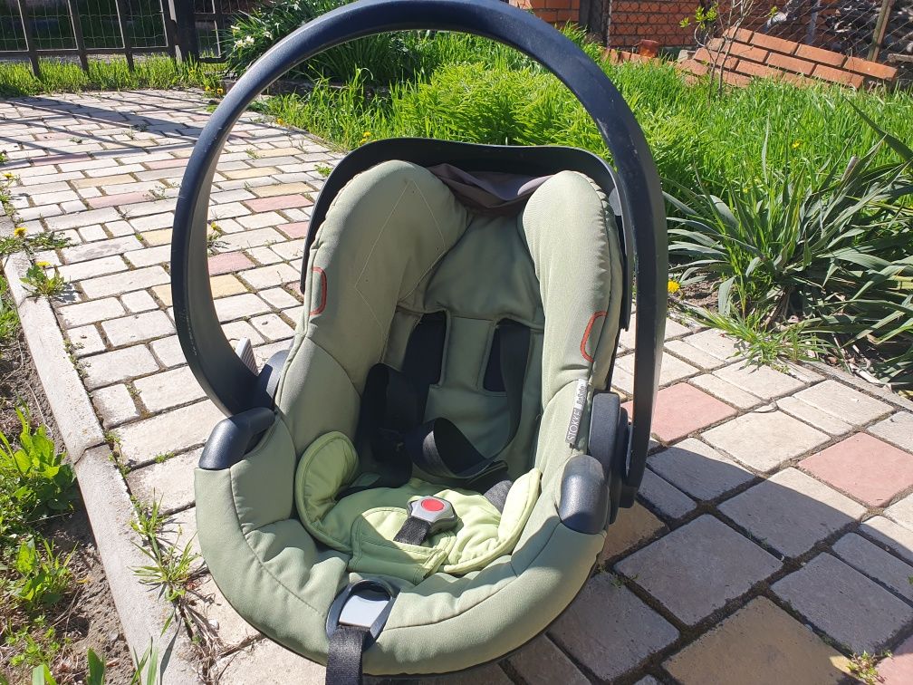 Автокресло  STOKKE BeSafe IZI GO автолюлька