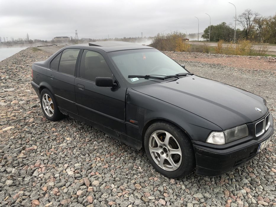 Продам БМВ є 36 в хорошому стані