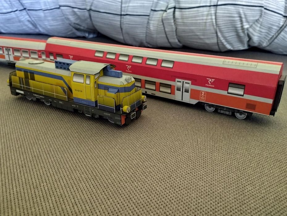 Zabawka Model kartonowy zabawka pociąg pasażerski miejski piętrowy aut