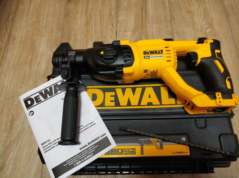 Акция! Аккумуляторный перфоратор Dewalt SDS-Plus DCH133 в кейсе Tstak