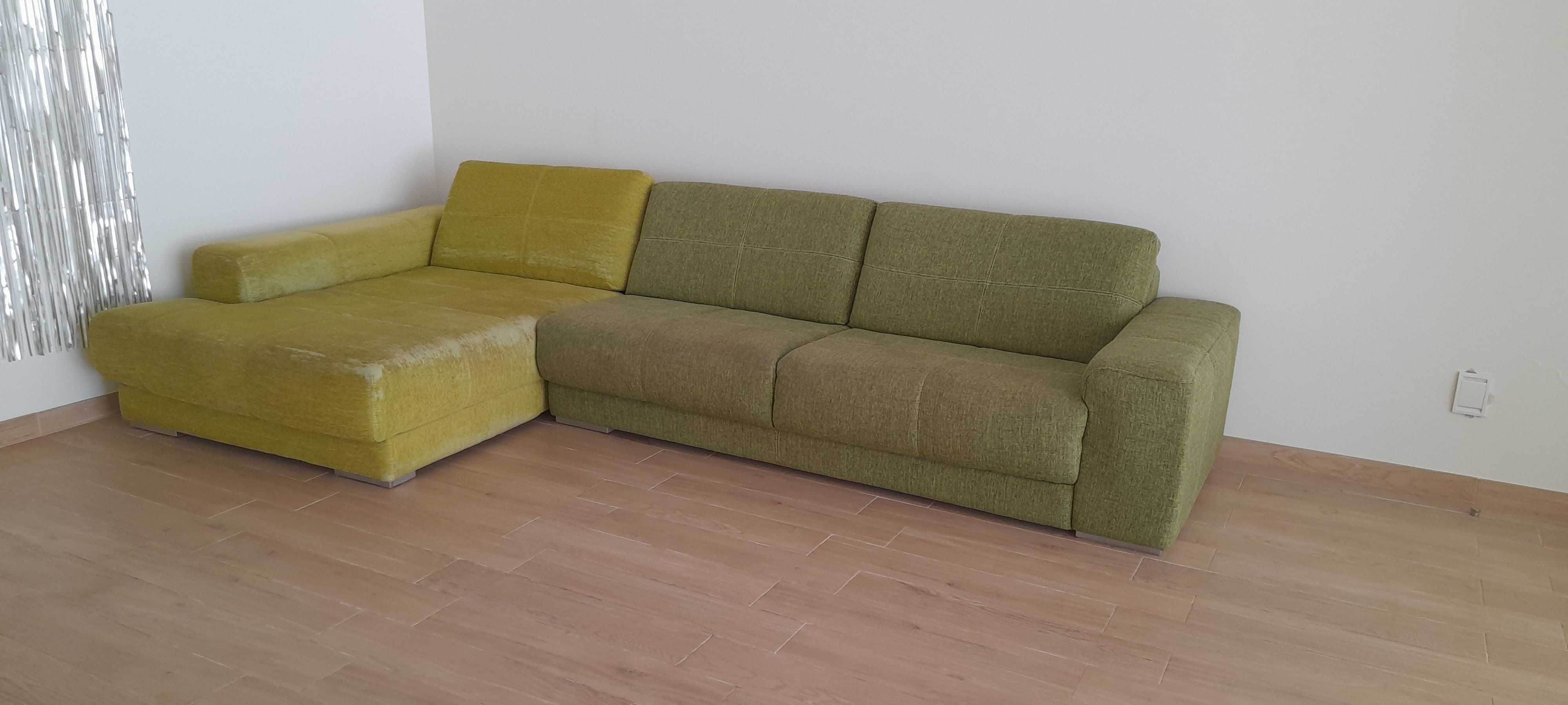 Sofá com chaise longue