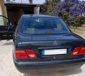 Mercedes-benz  220E