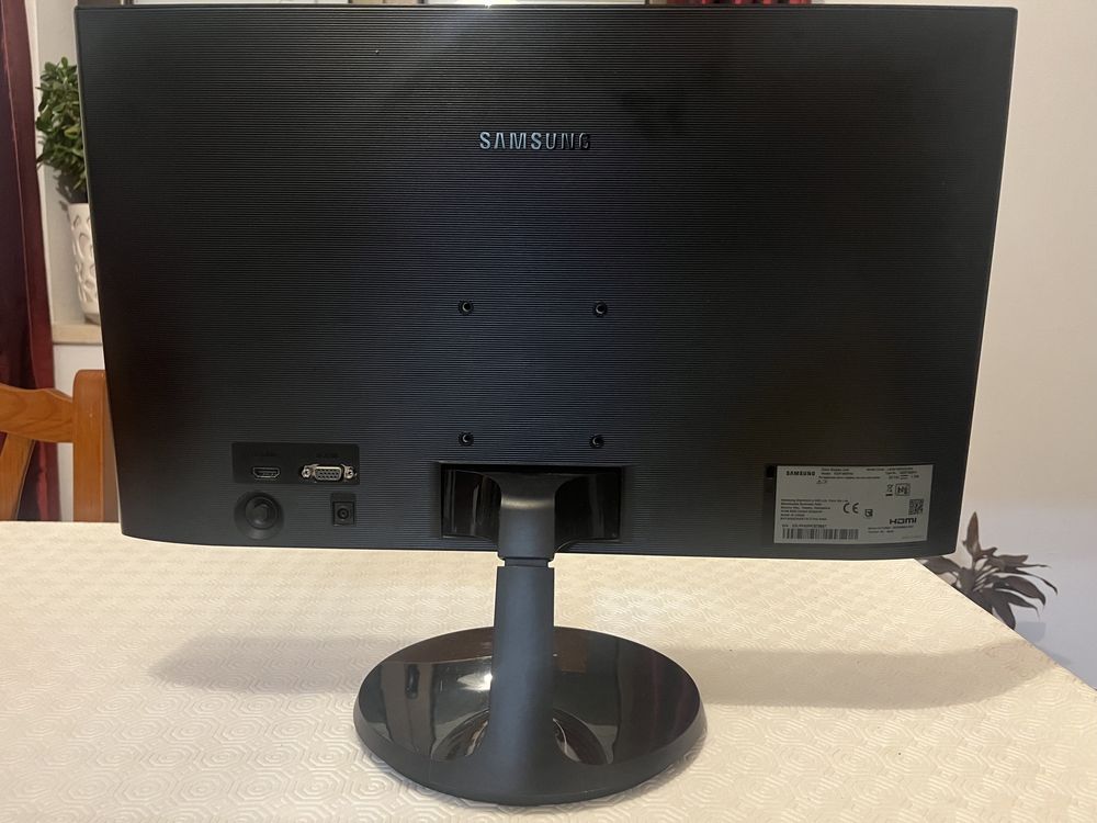 Monitor Samsung S22F350FHU (22” Full HD IPS FreeSync)