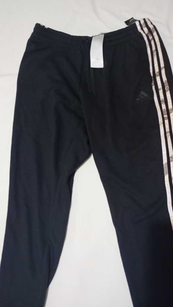 Calça Adidas listras camufladas L