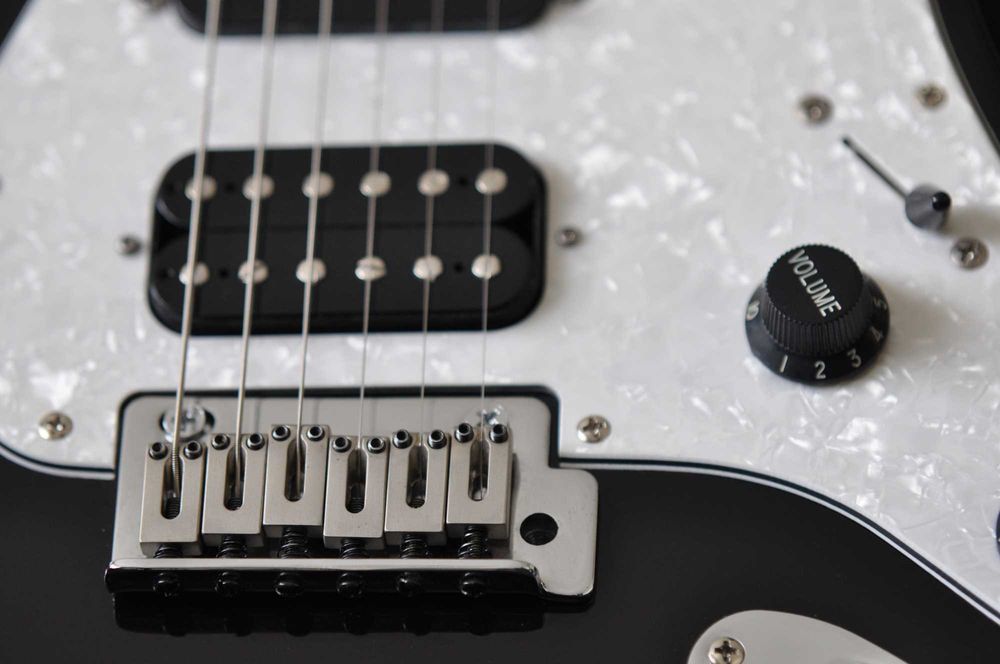Gitara elektryczna SWING - stratocaster, czarna jak smoła :) Układ HSS