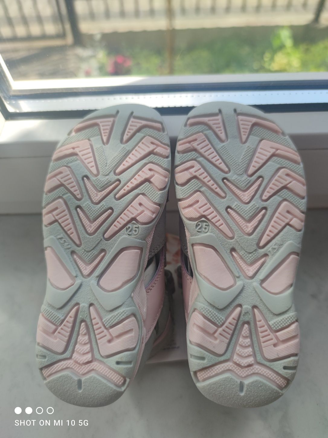 Nowe buciki sandałki Bartek dla dziewczynki rozmiar 25