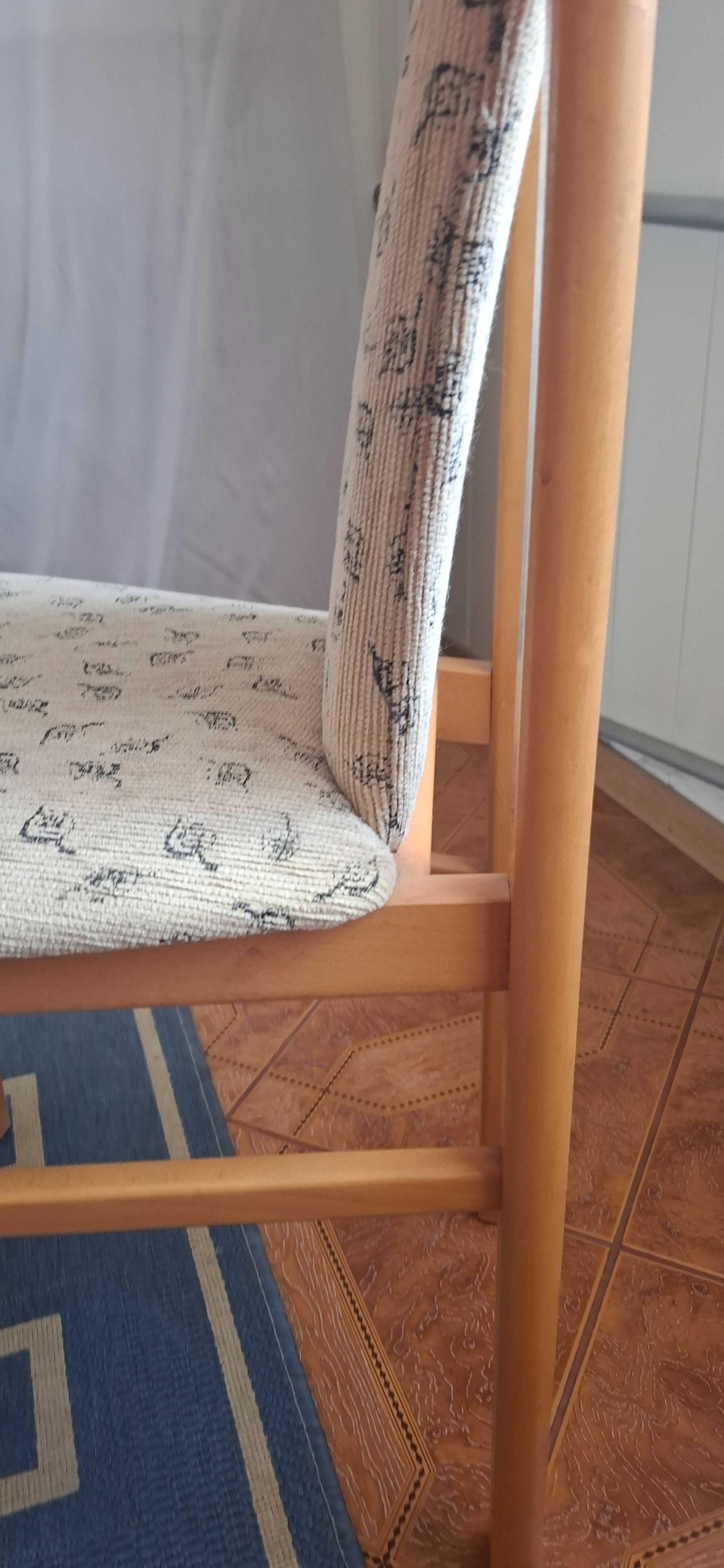 Sprzedam krzesła 5+1