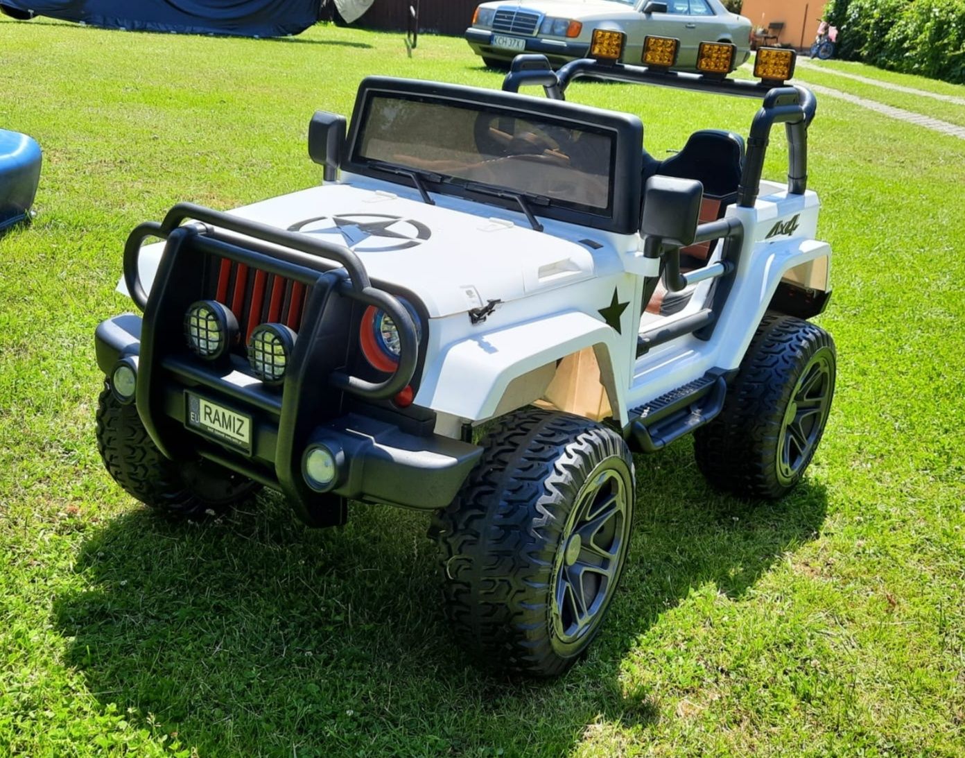 Samochód akumulatorowy 4x4