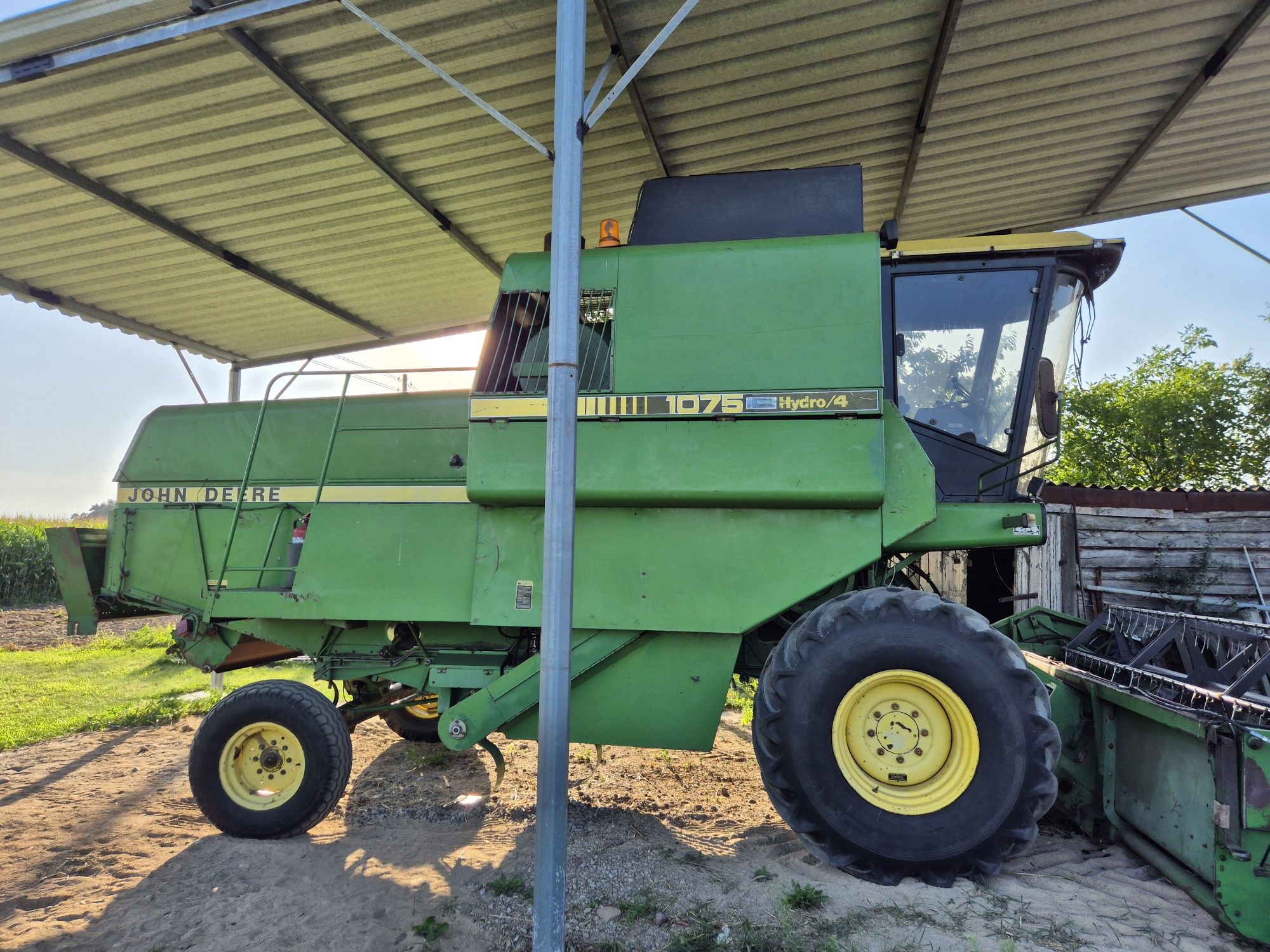 Kombajn zbożowy John Deere JD 1075 Hydro/4 4,2m