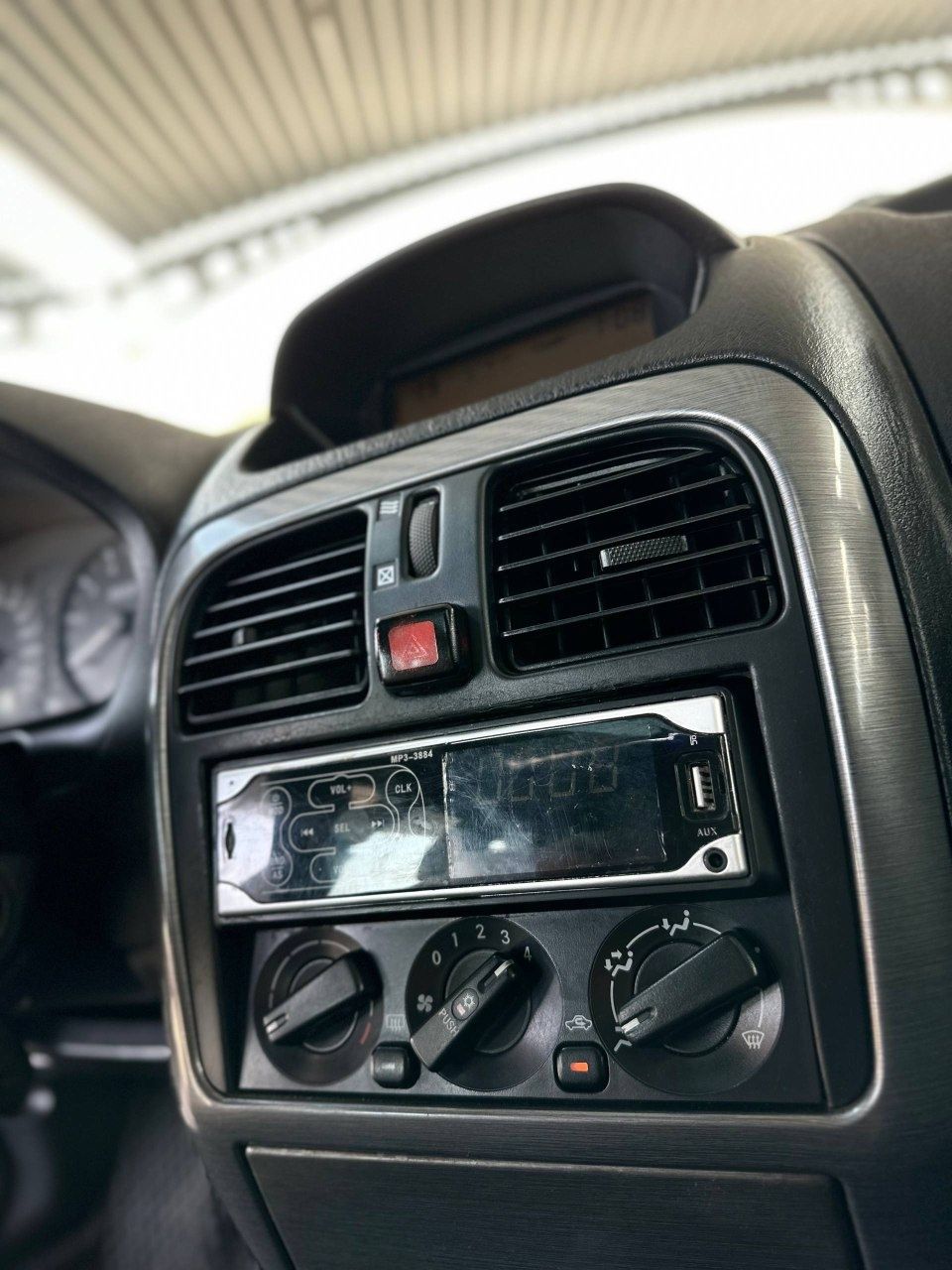 Продам Mitsubishi Carisma автомат