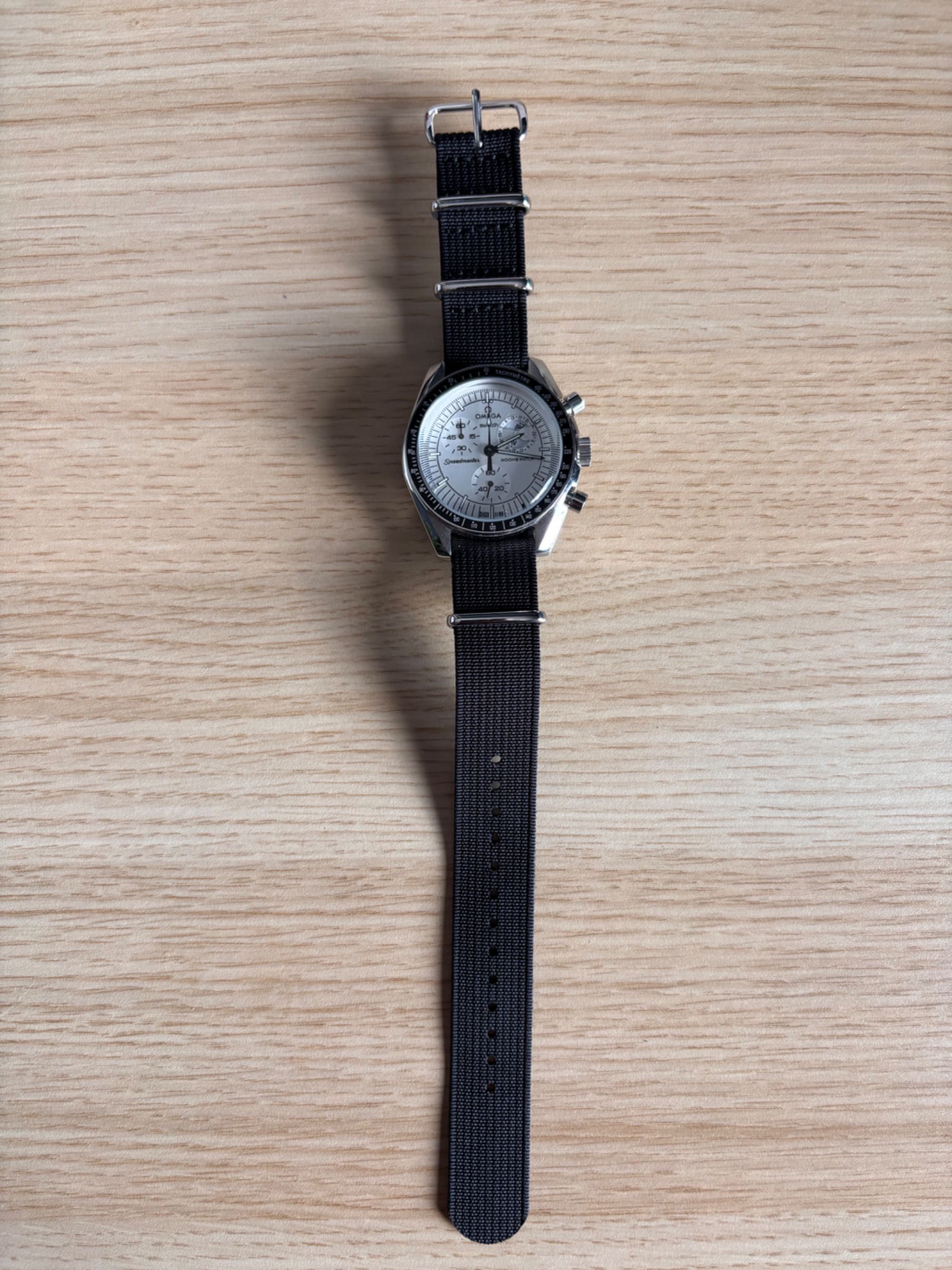 MoonSwatch Omega Moonphase Snoopy – metalowa koperta, nowy