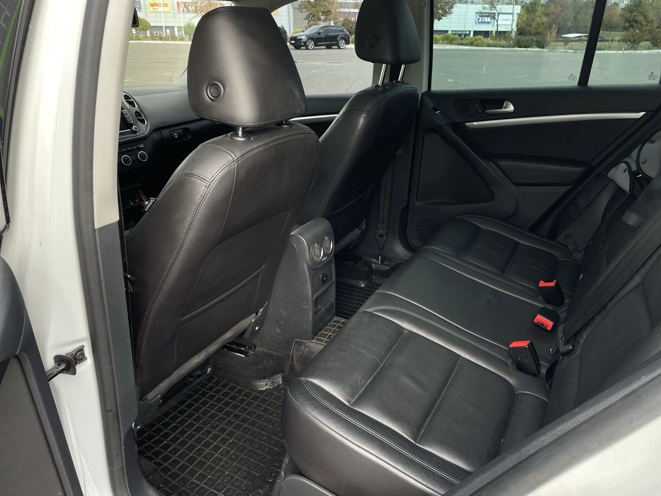 Продам Volkswagen  Tiguan 2.0 TSI 4 Motion