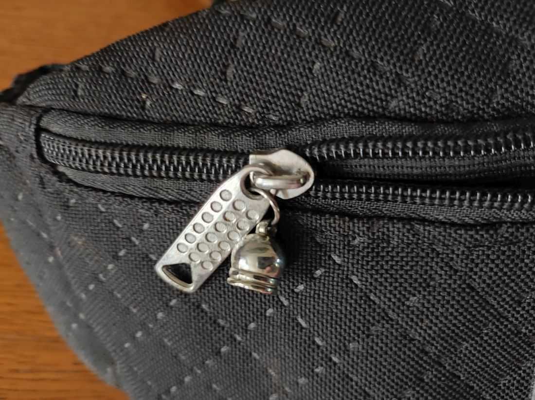 nerka etui saszetka na pas torba biodrowa de luxe  zasuwana modna