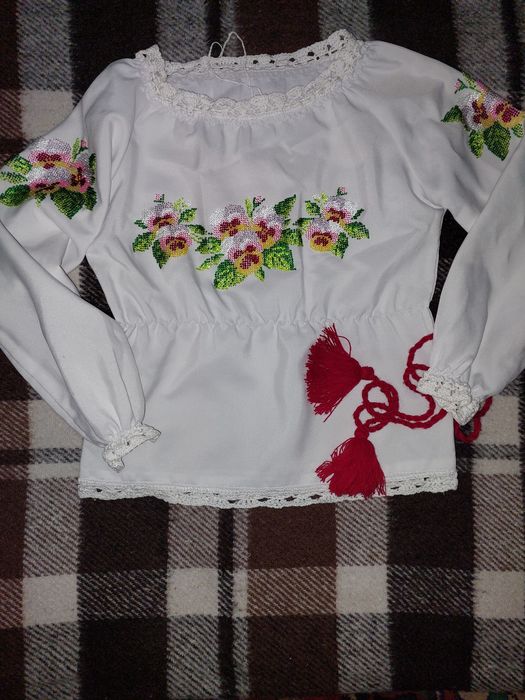 Блуза вишита бісером, вишиванка