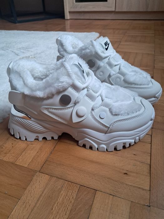 Buty damskie sneakersy trapery adidas zimowe ocieplane z futerkiem Nik