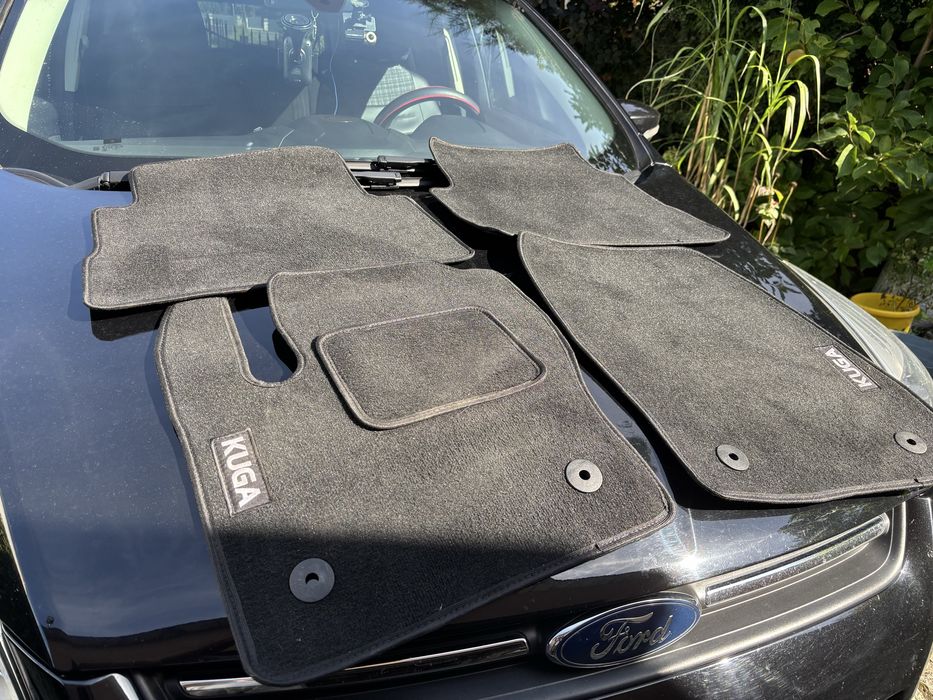Chodniczki Ford Kuga