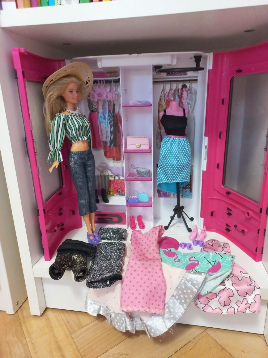 Garderoba szafa przenośna Barbie