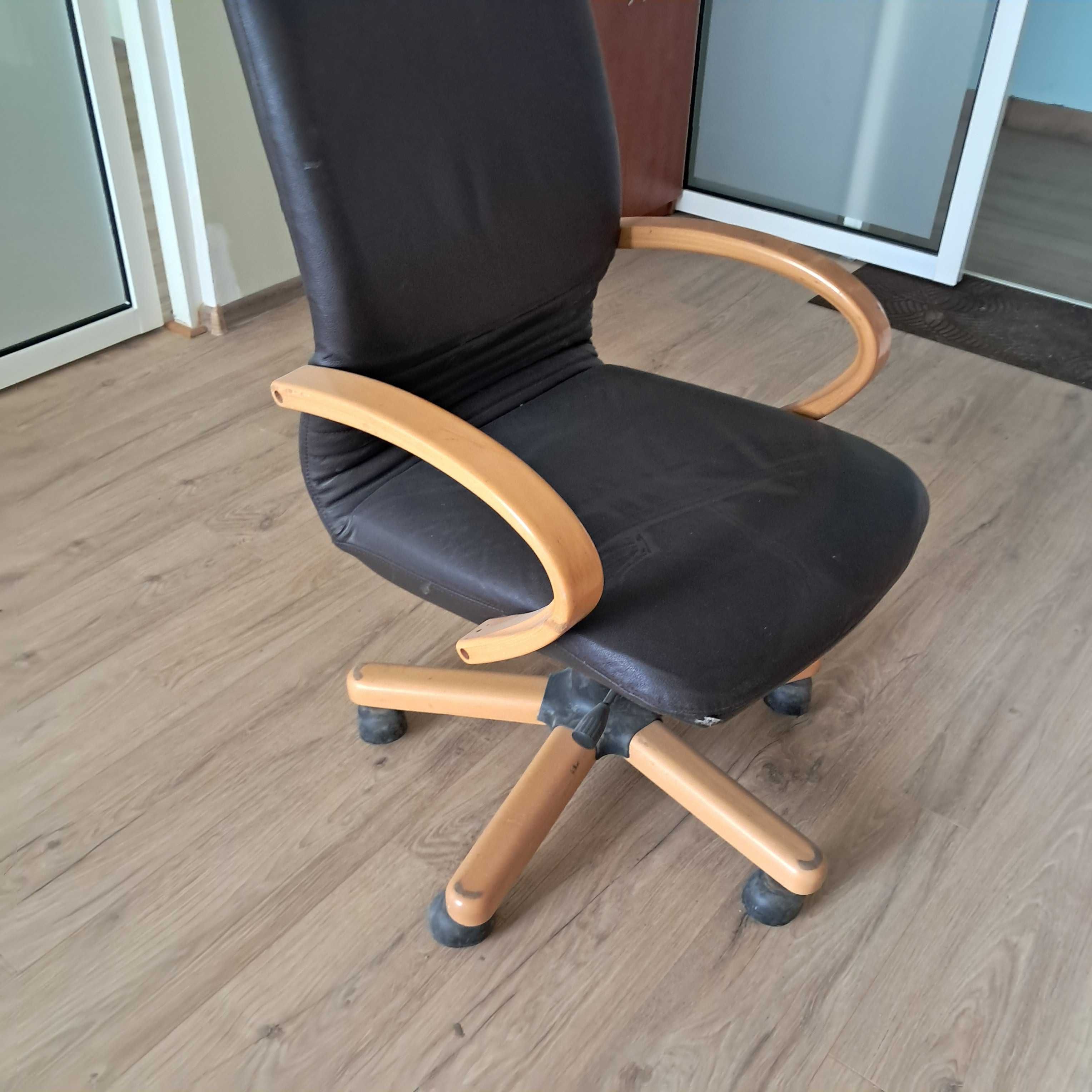 Fotel skórzany obrotowy