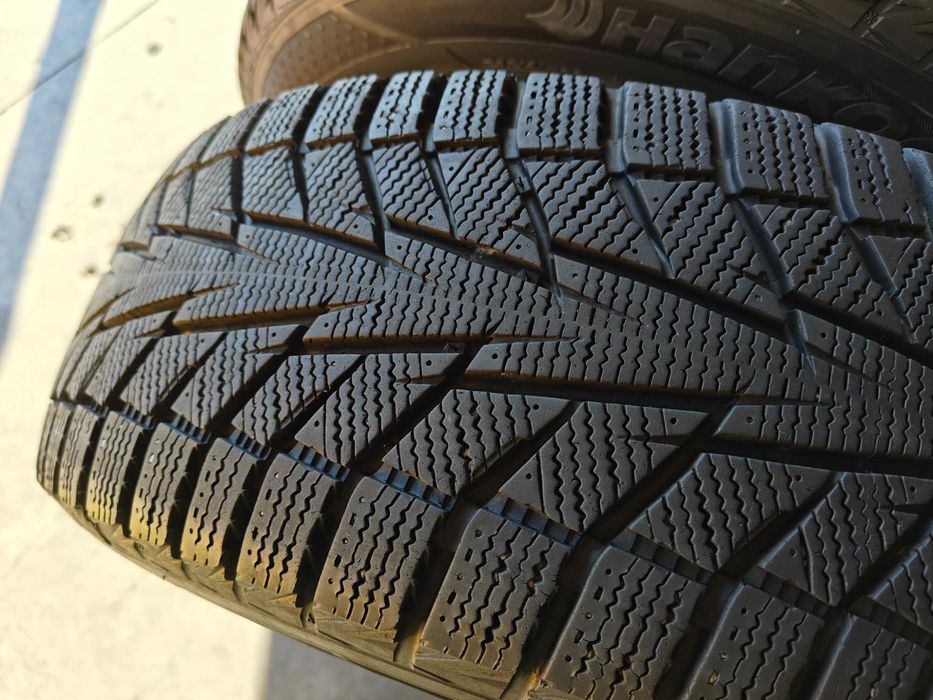 R16 205 60 Hankook Winter I*cept IZ2 зимові шини з категорії липучок