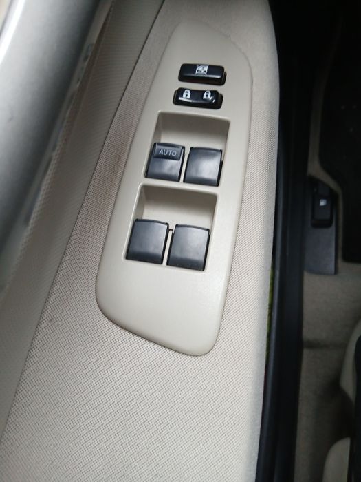 Toyota Auris 2008года