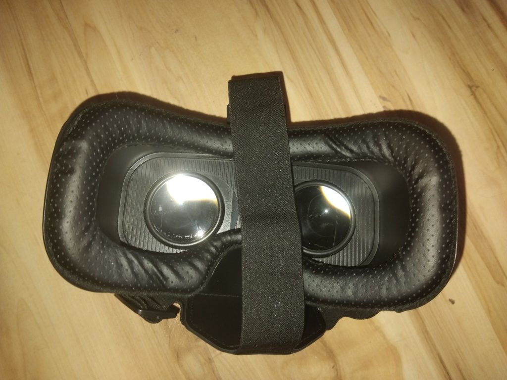 Czarne gogle VR!