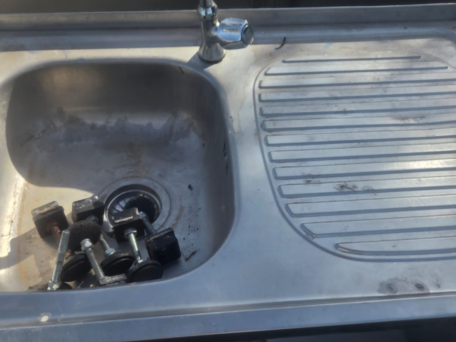 Bancada em inox em bom estado