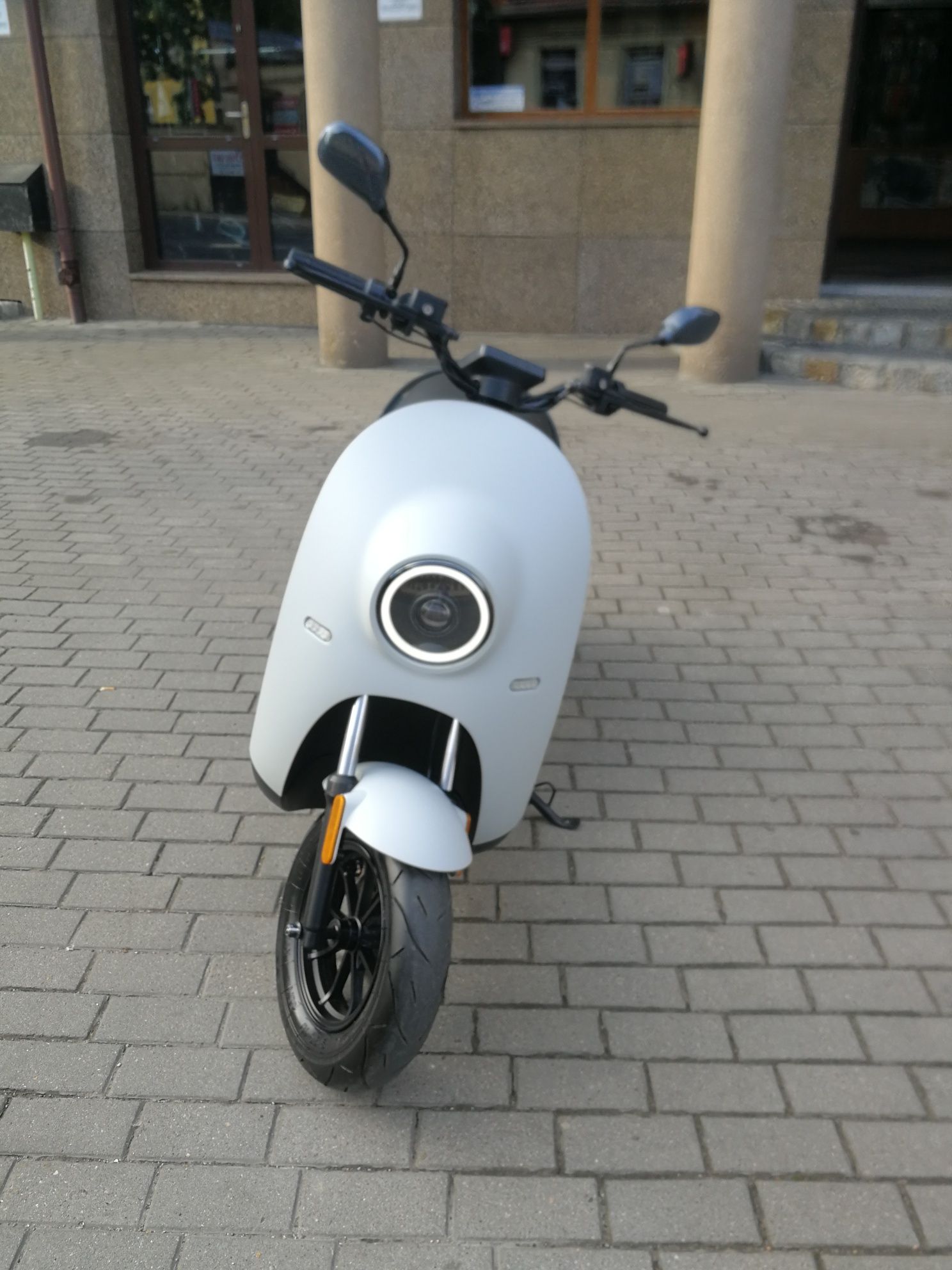 UNU SCOOTER PRO 4KW skuter elektryczny