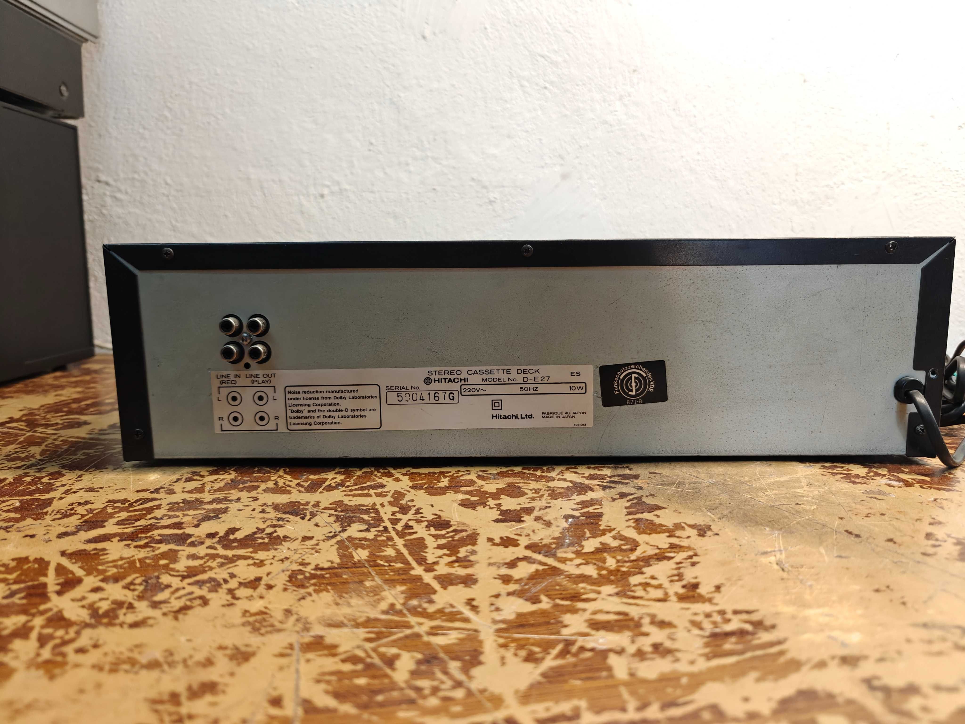 Magnetofon Hitachi D-E 27