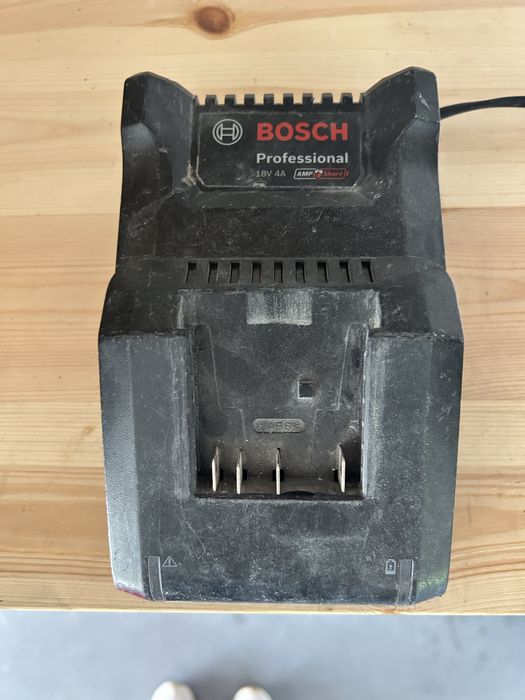 Carregador Bosch 18 v 4h
