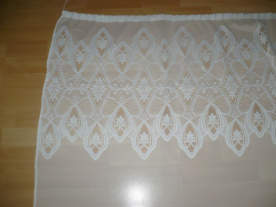 Gotowa firana na taśmie marszczącej wysokość 128 cm, szerokość 308 cm