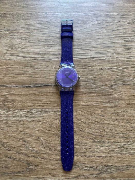 Zegarek Swatch SUOK400 41 mm fioletowy z brokatem