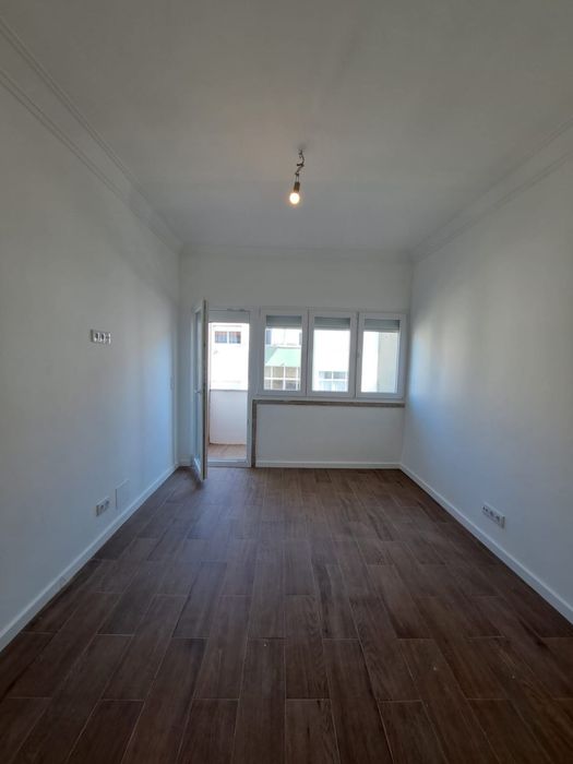 Apartamento T2 totalmente remodelado, Rio de Mouro