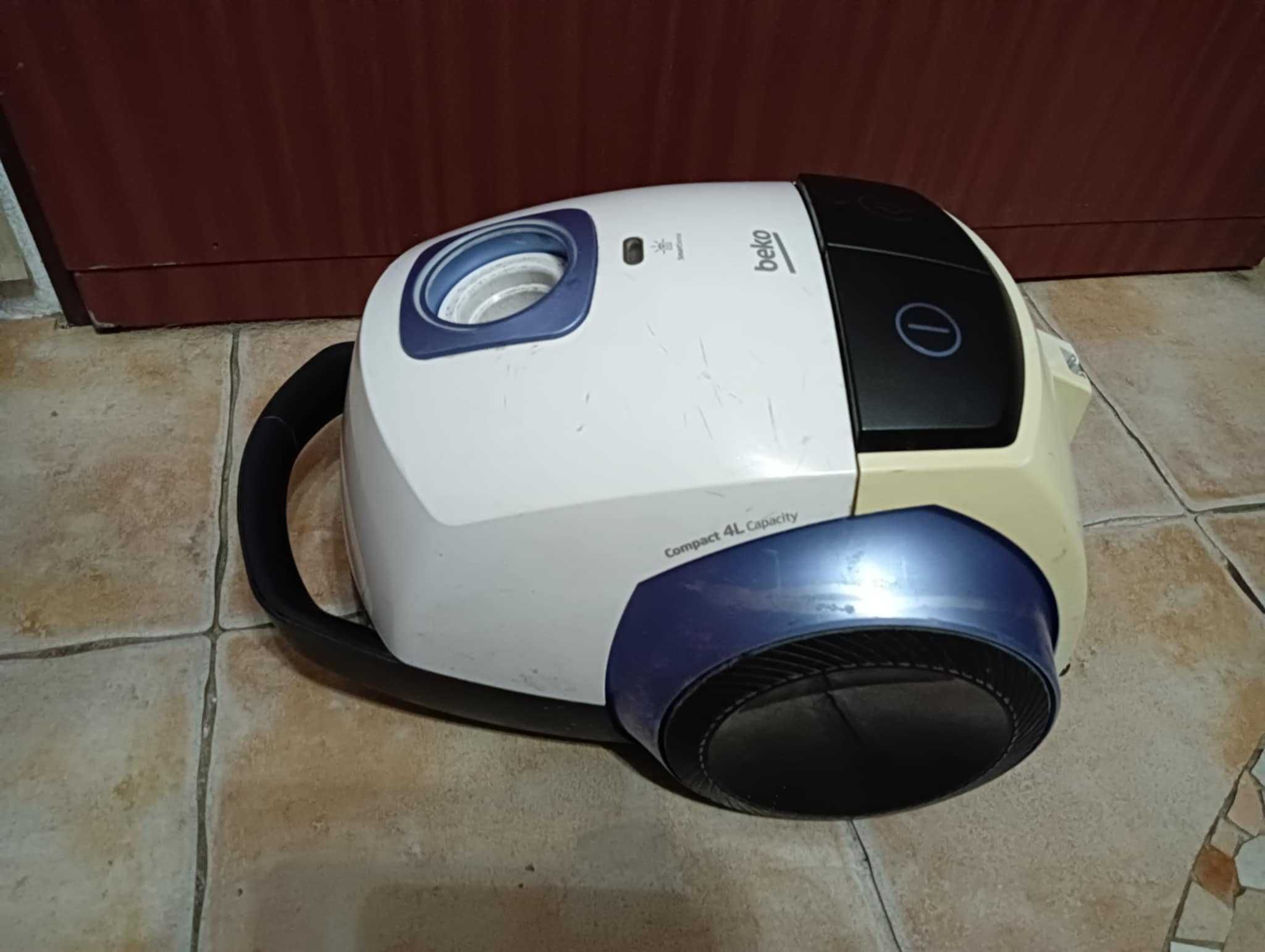 Odkurzacz  BEKO SmartSense model VCC 44822 AW  moc 800W STAN BDB