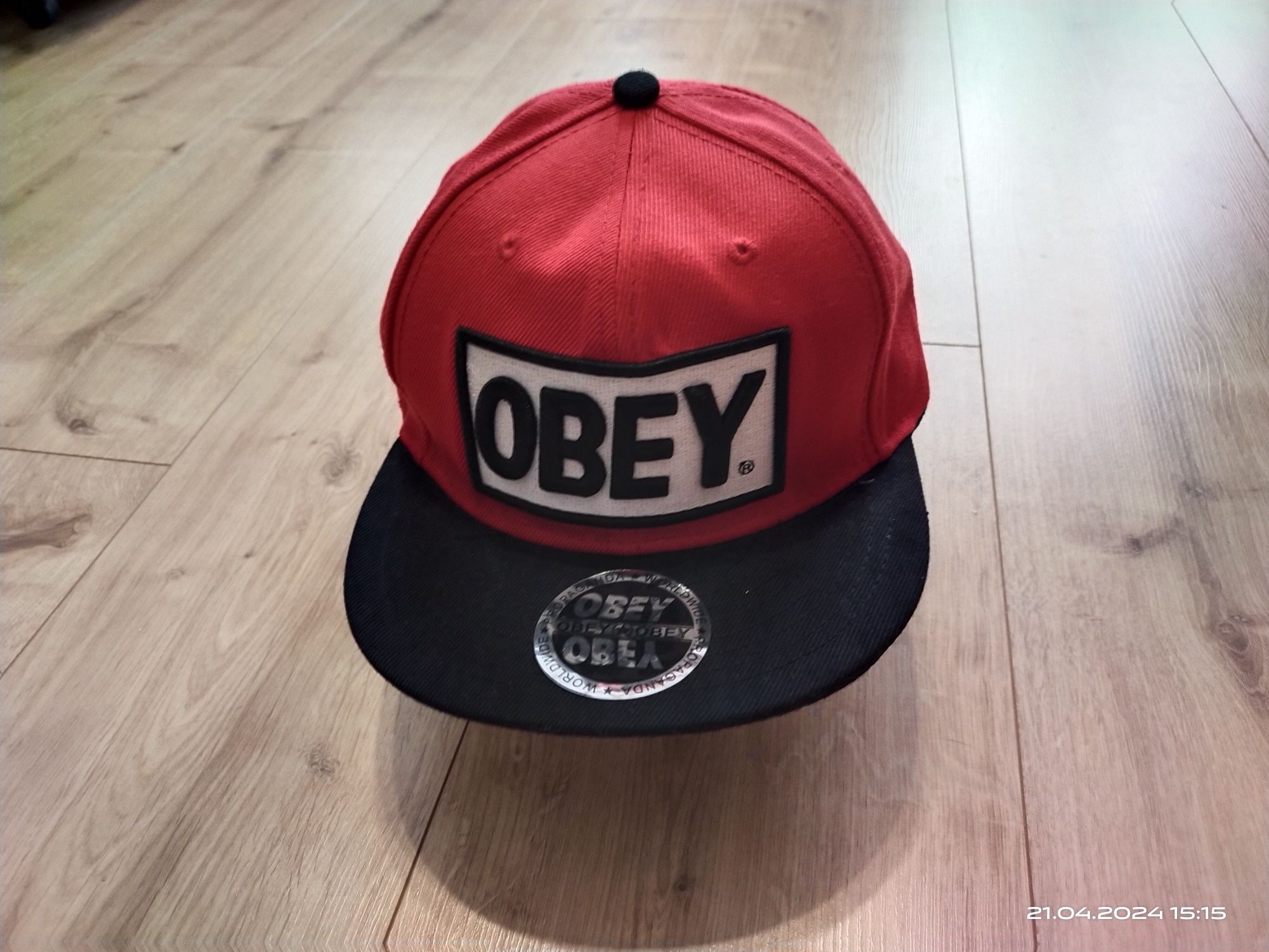 Czapka z daszkiem obey